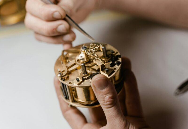 PRECISION HOROLOGY